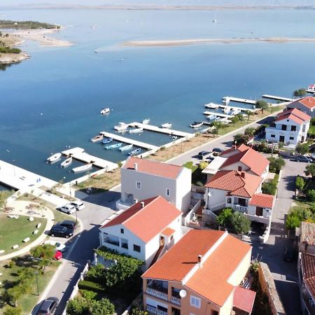 Apartments Anastazija Нин Экстерьер фото